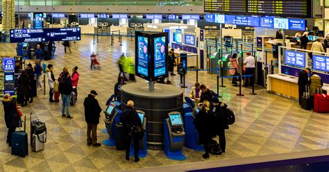 Finlandiya'nın havayolu şirketi Finnair, güvenlik için yolcularını tartacak - Haberler