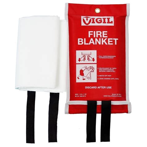 Fire blanket for kitchen. Fire blankets are used to extinguish kitchen fires (cooking oil, saucepans, frying pans, waste bins, etc.) and clothing fires. A fire blanket works by covering the fire and cutting off the supply of oxygen. All of our fire blankets carry the British Standard Kitemark and have been tested and certified to the stringent requirements of BS EN 1869 ... 