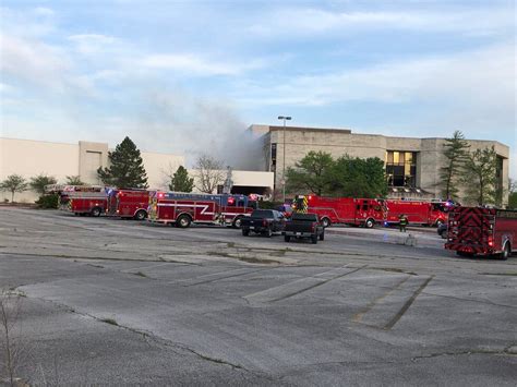 Fire breaks out at Jamestown Mall