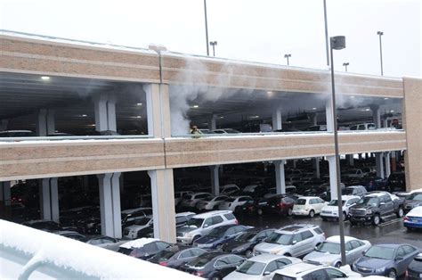 Fire breaks out in Troy parking garage