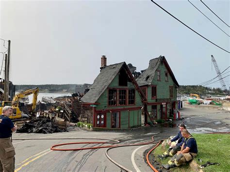 Fire destroys Jamie Wyeth paintings, damages historic buildings, in Maine