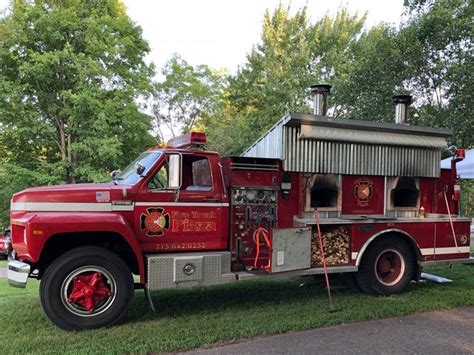 Fire engine pizza. Former North Olympia Firefighter Christopher Murray purchased the fire engine he used to run and converted into a mobile pizza kitchen. COLLEGE PLACE, Wash. — Engine 72 used to put out fires in ... 