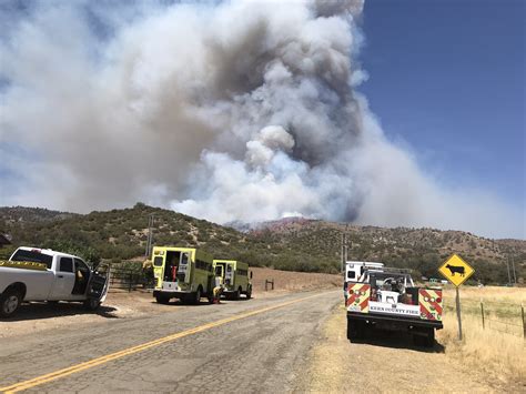 Fire kern. A brush fire in Kern County grew to 1,800 acres Wednesday night as firefighters continued working to bring the blaze under control. The Thunder fire was holding at 10% containment around 8:30 p.m ... 