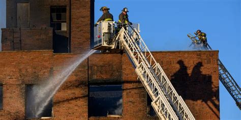 Fire official: 11 hurt in Detroit apartment building fire