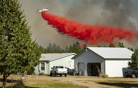 Fire spokane. SPOKANE COUNTY, Wash. -- Two wildfires in Spokane County, Washington have burned more than 20,000 acres and left at least two people dead, officials say. As of Sunday night, the Oregon Road Fire ... 