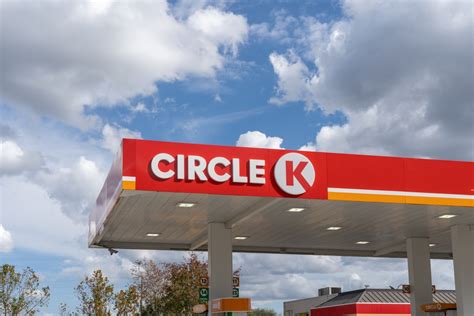 Fired clerk sues Circle K over its shoplifting policy