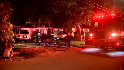 Firefighters extinguish Fort Lauderdale home fire