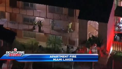 Firefighters extinguish blaze that forces residents out of Miami Lakes apartment complex