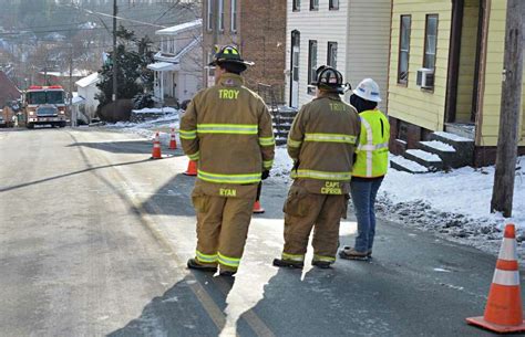 Firefighters responding to gas leak in Brunswick