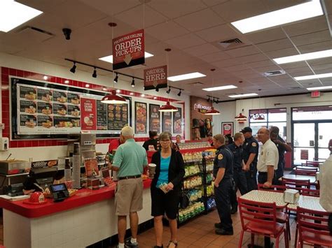 Firehouse subs paducah kentucky. Firehouse Subs customers who have the same first name as a current/former president or first lady of the United States will get a free sandwich with the purchase of another. The one-day only deal ... 