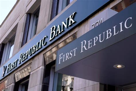 First Republic shares sink again, down nearly 60% in week