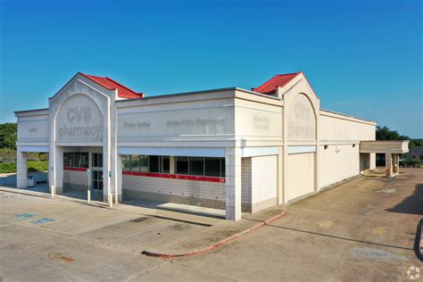 First Texas Bank, 1600 Pecan St W, Pflugerville, TX, Banks