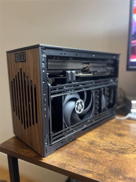 First Time SFFPC Build in a Meshroom D RX 7900 XTX & Ryzen 7 7800X3D