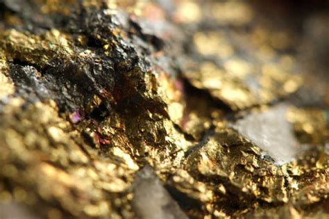 First mining gold stock. You may be willing to part with your unwanted or old gold jewelry to add some cash to your wallet. It helps to know how much gold may be worth and where to sell it for the best price. 