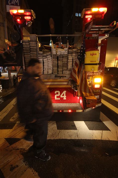 First onscene photos. Including Thousands of FDNY Photos. Queens; Queens 2021-2022; Folders 