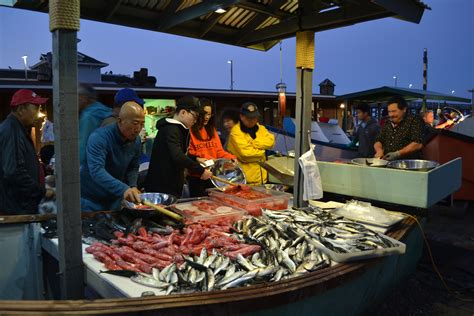 Fisherman market. Jan 27, 2024 · Ryan Rogers, a commercial fisherman and owner of Fisherman's Market, launched the establishment in 1988 and has since garnered a dedicated following of local food enthusiasts. The restaurant was ... 