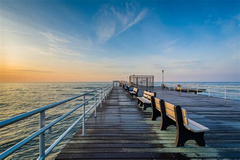 Fishing piers near me. Avalon Fishing Pier. Avalon Fishing Pier offers everything you need for a long, enjoyable day (or night!) of fishing. First built in 1958, Avalon Fishing Pier is about 700 feet long, stretching out to... Kill Devil Hills. 252-441-7494. 
