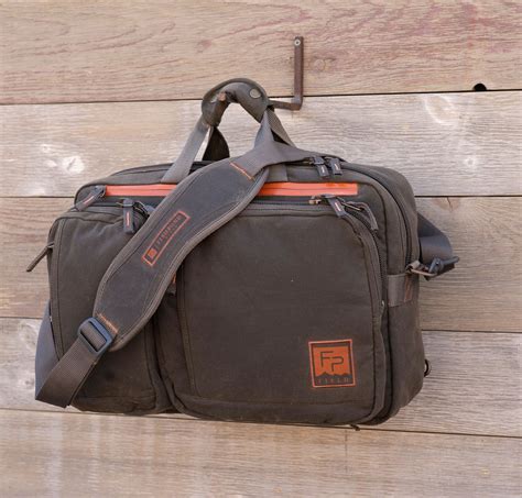 Fishpond Boulder Briefcase – Bear