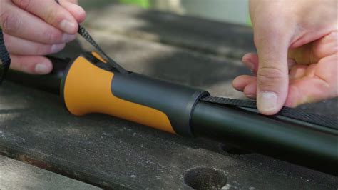Fiskars tree pruner assembly instructions. How to maintenance the cutting head on Fiskars Tree Pruners UP86.Fiskars Telescopic Garden Cutter UP86 is an extremely useful tool for anyone with tall trees... 