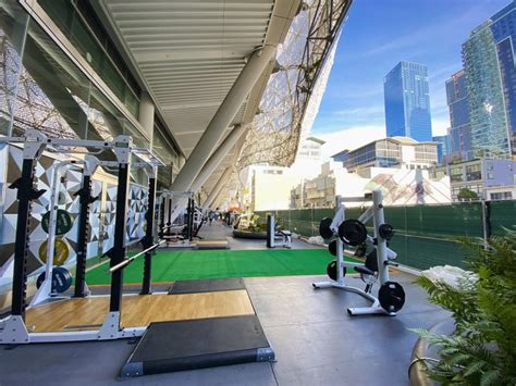Fitness sf transbay. San Francisco, CA – The Transbay Joint Powers Authority (TJPA), owner and operator of the multimodal Salesforce Transit Center, today announced three new restaurants have opened at the Salesforce Transit Center (Transit Center) during the first quarter of 2023, including Per Diem, a local California-influenced … 