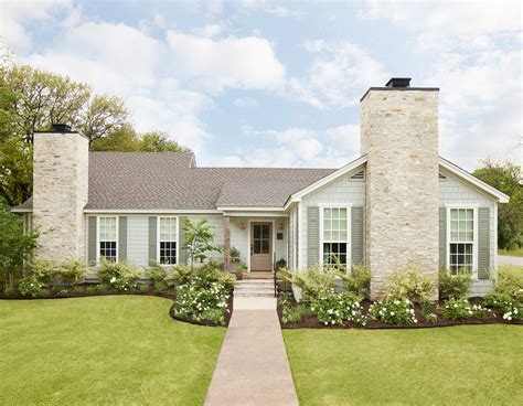 The most expensive house from Fixer Upper is selling for over $1 million. Zillow. Coined on the show as "Paw Paw's House," the 3-bedroom, 3-bathroom, 210-acre home in Marlin, Texas is the most expensive house featured on "Fixer Upper." The home got its' name because it was built by the current owner's grandfather.