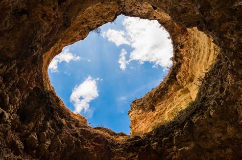 Fixing a Plot Hole by Changing the Context Kidlit