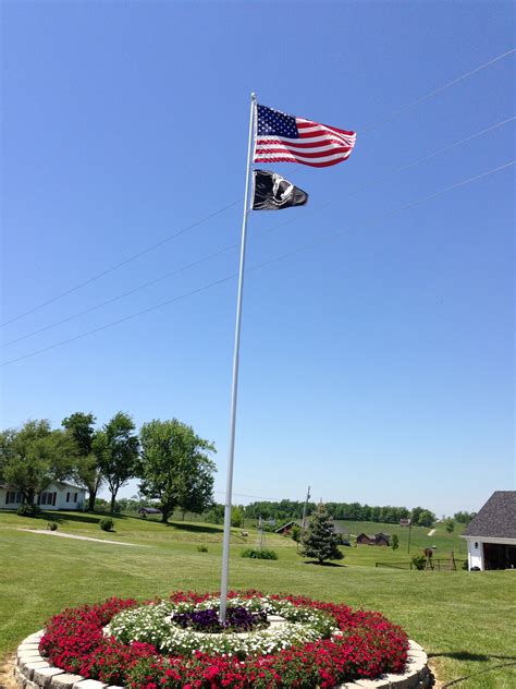 Mar 23, 2023 - landscaping with flag pole - Google Search | Outdoor ideas | Pinterest ...