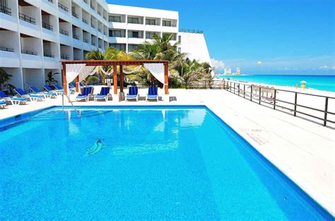 Flamingo Cancun Resort, Cancún - Find the best deal at HotelsCombined. Compare all the top travel sites at once. Rated 7 out of 10 from 1962 reviews..
