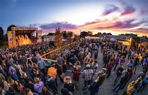 Oct 2, 2023 · Flannel Jam takes place Oct. 8 at the Marshfield