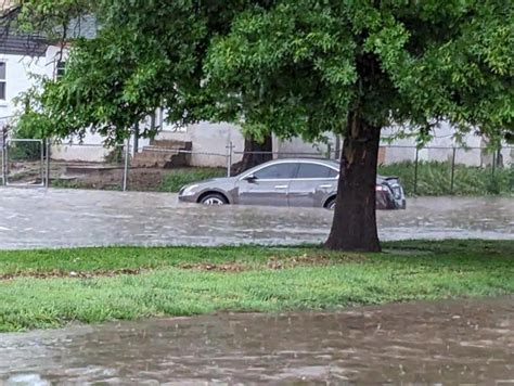 Flash floods strand Denver-area drivers