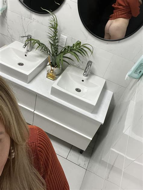 Flash naked butt.  Flash Ass photos & videos.  Welcome to r/flashing.  ElsaRixterXXX 38 sec E...