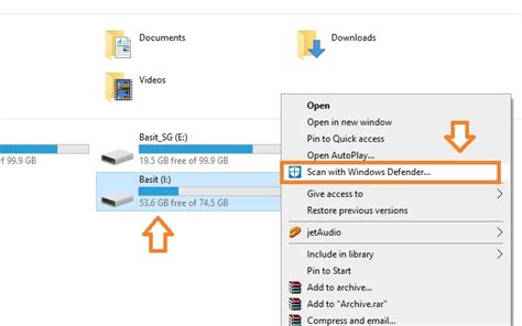 Flashdrive changes to shortcut folder [Solved]