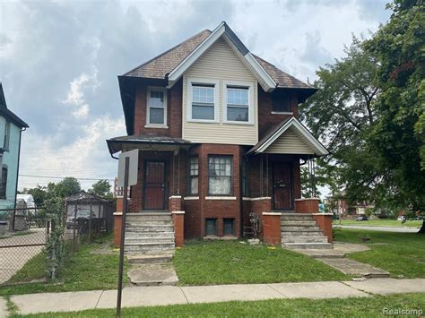Flat in detroit. 3 Bds | 1 Ba | 1500 Sqft. 11813 Engleside St, Detroit, MI 48205. $1100 a month tenant pays lights, gas and water. Single Family House. $1,200. Available Now. 3 Bds | 2 Ba | 1200 Sqft. 12474 Laing St, Detroit, MI 48224. $1200 a month tenant pays lights, water and gas. 