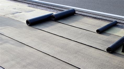 Flat roofing material. Flat Roofing Systems – Three Main Types ... There are three main flat roofing systems, these are 1) rubber roofing, 2) fibreglass roofing and 3) torch-on felt. 