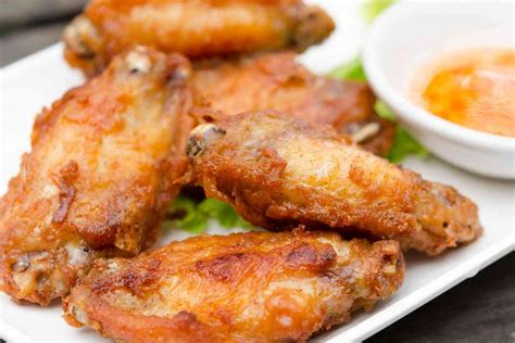 Flats wings. There are the drumettes (already winning with a cute name like that), the flats, or the option to go boneless. Some people would take death over a … 