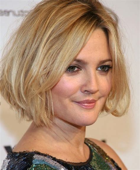 14. Side-Swept Wavy Long Bob Haircut. A long bob haircut is most definitely one of the best short hairstyles for fat faces and double chins mostly because of the frame. By having enough hair to cover the sides of your face you can hide your imperfections in a way that is also cool and trendy.. 