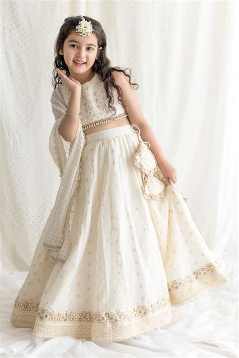 Flaunt the Ethnic Grace with Lehenga for Kids Girl