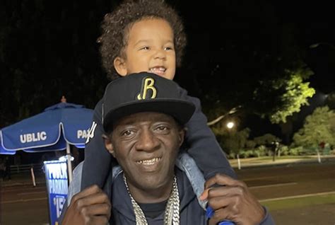 May 19, 2022 · Flavor Flav just discovered his big brood has another member to add to it! The 63-year-old rapper reportedly is a father for the eighth time after a paternity test proved he has a 3-year-old son ... 