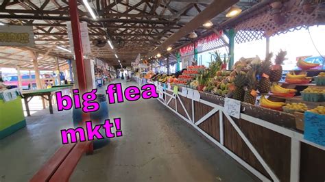 1. Red Barn Flea Market. 1707 1st St, Bradenton, FL 34208, USA. Red Barn Flea Market/Facebook. Red Barn in Bradenton has been family-owned and operated since 1981. You'll find 145,000 square feet, 80,000 of which is air-conditioned, with fresh produce, food courts, and over 600 booths.