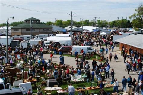 Throughout the Summer! Memorial Day – May 27th, 2024 through August 26th, 2024. And Sunday, September 1st, 2024 Labor Day Weekend. Over 150 Vendors Inside and Out! Food! Loaded with great finds! Antiques, Collectibles, Crafts, Fishing Tackle, Farmer’s Market, Jewelry, Coins, Books etc….. 