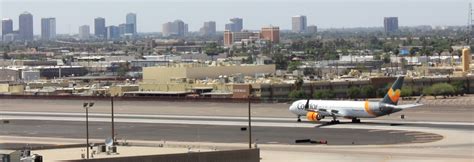 United Airlines Departures from Phoenix Airport (PHX) - Sky Ha