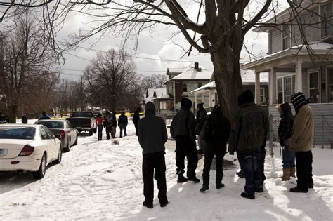 Flint mi crime news. Feb 4, 2024 · FLINT, Mich. (WJRT) - The Flint Police Department is investigating a fatal shooting early Saturday morning. The shooting occurred just after 12:30 a.m. on Saturday, near Saginaw Street and Spencer ... 