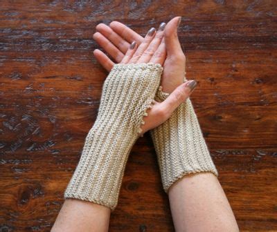 Flip Top Mitts - v e r y p i n k . c o m - knitting patterns and video ...