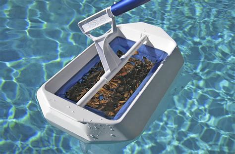 Floating pool skimmer. 
