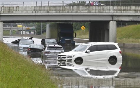 Flood warning detroit. Flooding was reported on the Lodge Freeway (M-10) near Evergreen Road in Detroit. A flash flood warning was issued for northwestern Wayne County and southeastern Oakland County until 4:15 p.m. Friday. 
