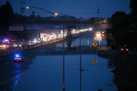 Flooding causes I-880 closure in Fremont
