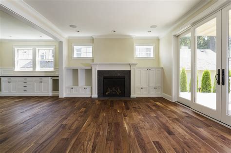 Floor&decor. If you’re considering a floor change as part of a home remodel or refresh but are reluctant to make the switch to a hardwood floor, it doesn’t hurt to reconsider. Installing hardwo... 