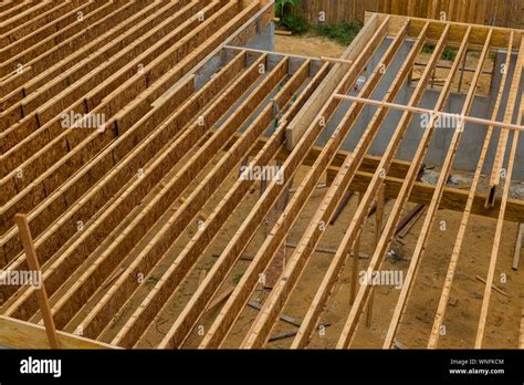 Floor joists hi-res stock photography and images - Alamy