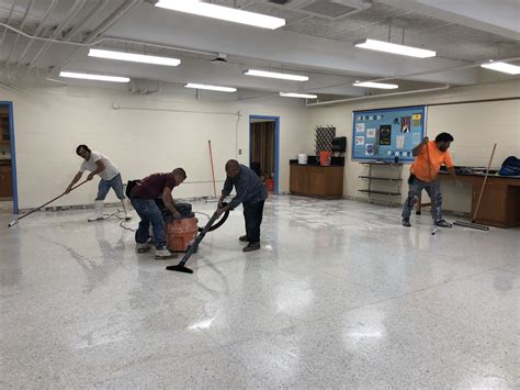 Floor technician. Mar 3, 2024 · The average salary for a Floor Technician is $17.23 per hour in Orlando, FL. Learn about salaries, benefits, salary satisfaction and where you could earn the most. 