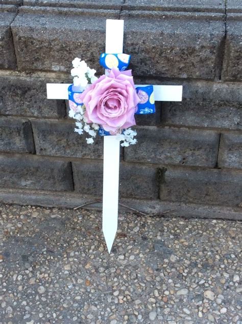 Floral and Wooden Crosses for Cemeteries, Graves, and Memorial Sites ...